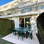 Appartement Côte D'azur Saint-raphaël, Rez-jardin Et Piscine