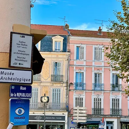 Cote D'azur Saint-raphael, Rez-jardin Renove Apartmán *