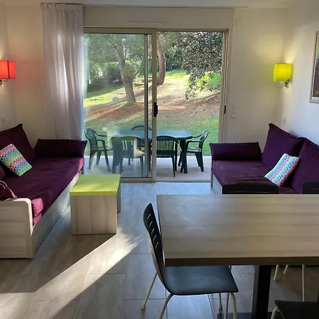 Côte D'azur Saint-raphaël, Rez-jardin Et Piscine Appartement Saint-Raphaël