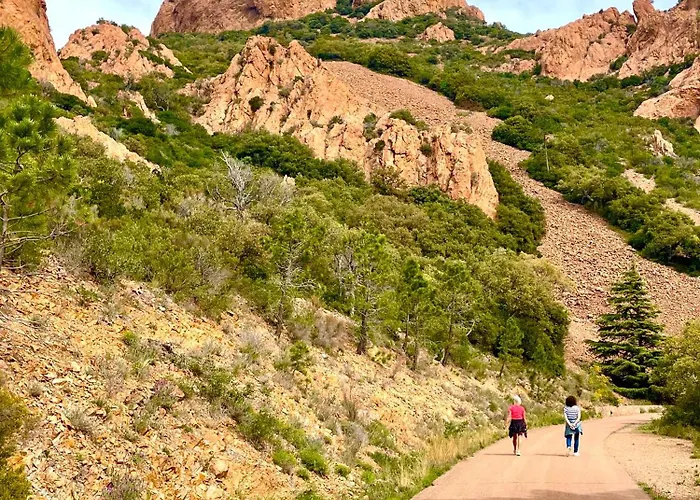Cote D'azur Saint-raphael, Rez-jardin Renove Apartment