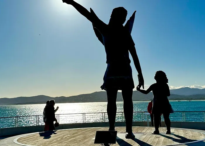 Cote D'azur Saint-raphael, Rez-jardin Renove * Сен-Рафаэль