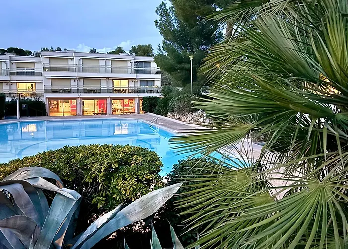 Cote D'azur Saint-raphael, Rez-jardin Renove Apartment Saint-Raphael (Var)