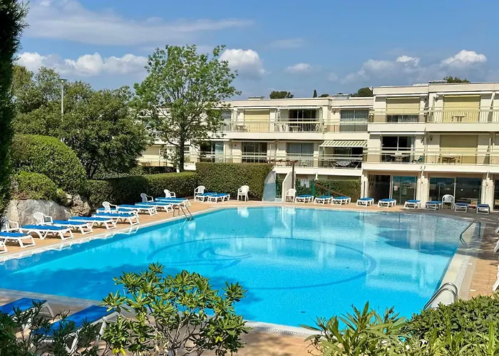 Cote D'azur Saint-raphael, Rez-jardin Renove Apartment Saint-Raphael (Var)