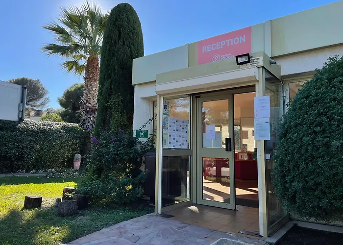 Apartment Cote D'azur Saint-raphael, Rez-jardin Renove