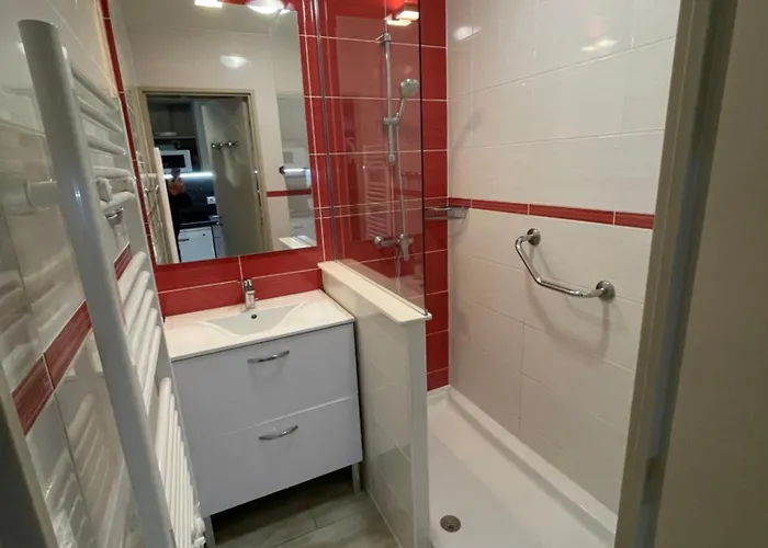 Cote D'azur Saint-raphael, Rez-jardin Renove Apartment Saint-Raphael (Var)