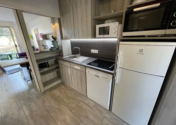 Cote D'azur Saint-raphael, Rez-jardin Renove Сен-Рафаэль